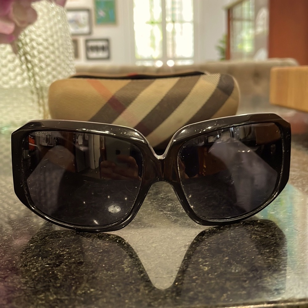 Burberry black sunglasses